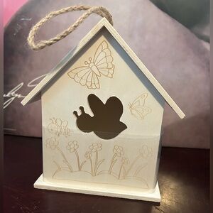 NWT BIRDHOUSE YOU CAN PAINT